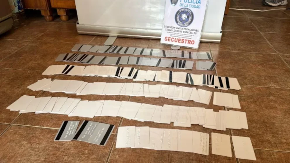 Desmantelan en Ituzaingó una usina clonadora de tarjetas de crédito