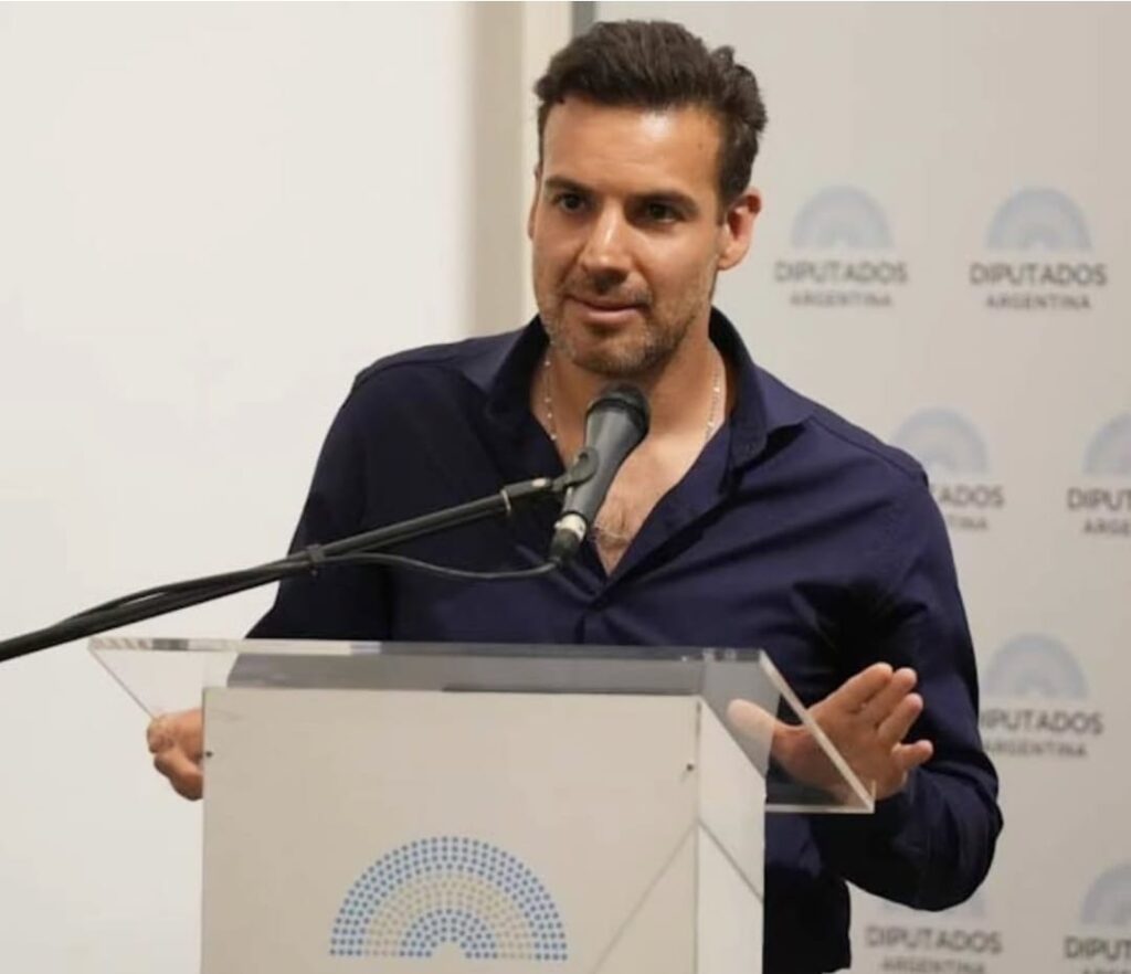 El concejal libertario Ezequiel Tozzi