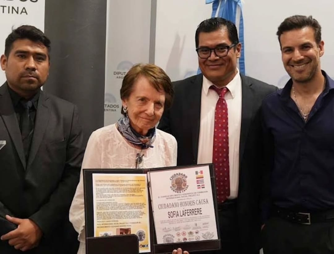 Reconocimiento internacional para Ezequiel Tozzi y Sofía Laferrere de Pinedo por su labor social